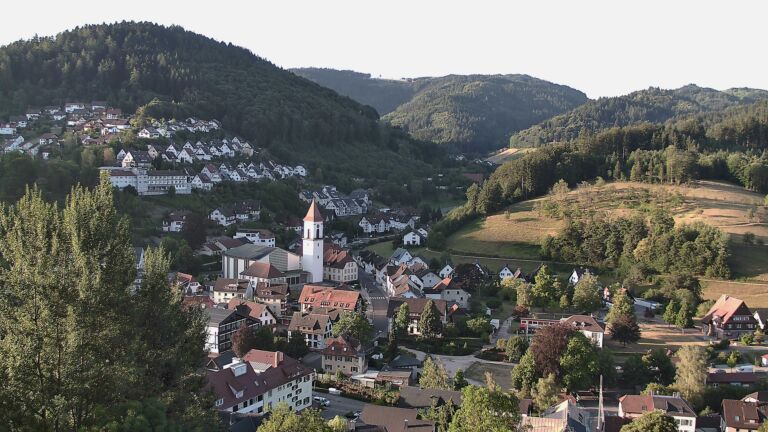 Dieses Bild zeigt eine Webcam-Aufnahme von Ottenhöfen, aufgenommen am Mittwoch, den 29.07.2026 um 07:10 Uhr