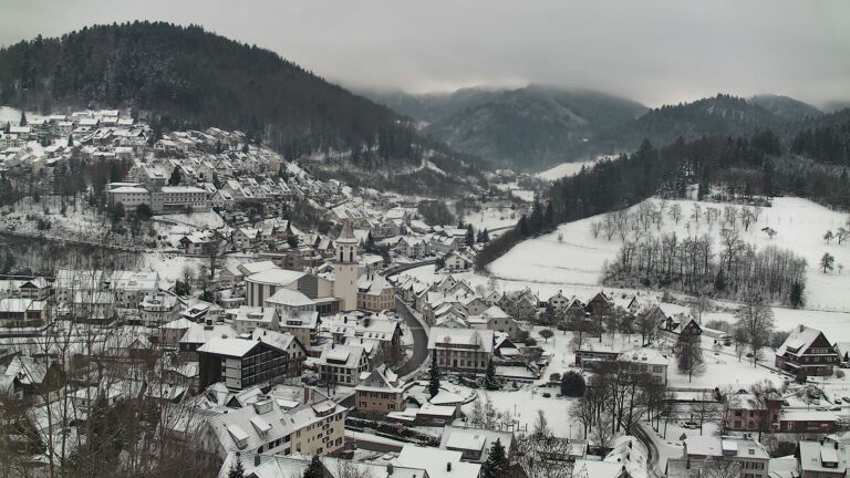 Dieses Bild zeigt eine Webcam-Aufnahme von Ottenhöfen, aufgenommen am Dienstag, den 06.01.2026 um 09:10 Uhr