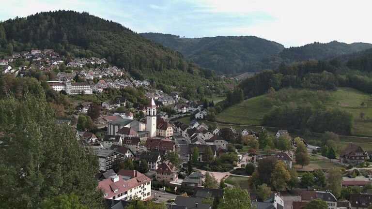 Dieses Bild zeigt eine Webcam-Aufnahme von Ottenhöfen, aufgenommen am Montag, den 28.09.2026 um 16:30 Uhr