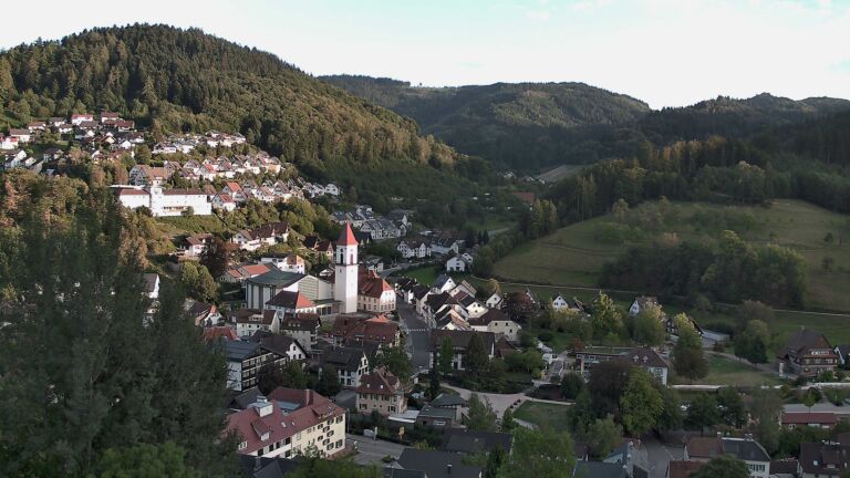Dieses Bild zeigt eine Webcam-Aufnahme von Ottenhöfen, aufgenommen am Dienstag, den 08.09.2026 um 19:10 Uhr