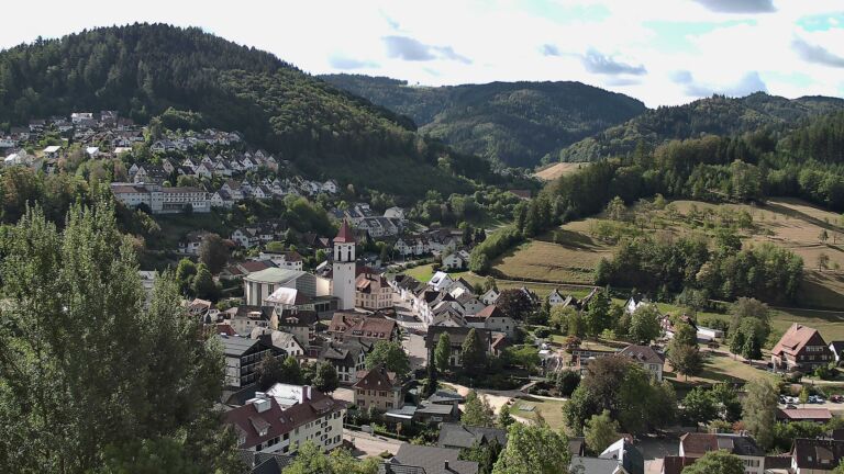 Dieses Bild zeigt eine Webcam-Aufnahme von Ottenhöfen, aufgenommen am Samstag, den 29.08.2026 um 10:10 Uhr