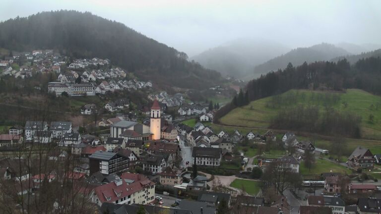 Dieses Bild zeigt eine Webcam-Aufnahme von Ottenhöfen, aufgenommen am Mittwoch, den 25.03.2026 um 18:10 Uhr