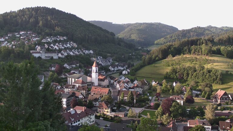 Dieses Bild zeigt eine Webcam-Aufnahme von Ottenhöfen, aufgenommen am Mittwoch, den 27.05.2026 um 06:40 Uhr
