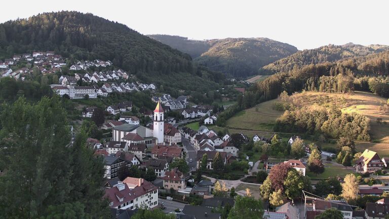 Dieses Bild zeigt eine Webcam-Aufnahme von Ottenhöfen, aufgenommen am Montag, den 13.07.2026 um 06:40 Uhr