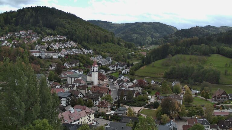 Dieses Bild zeigt eine Webcam-Aufnahme von Ottenhöfen, aufgenommen am Freitag, den 23.10.2026 um 16:00 Uhr