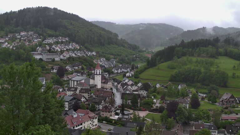 Dieses Bild zeigt eine Webcam-Aufnahme von Ottenhöfen, aufgenommen am Mittwoch, den 06.05.2026 um 19:10 Uhr