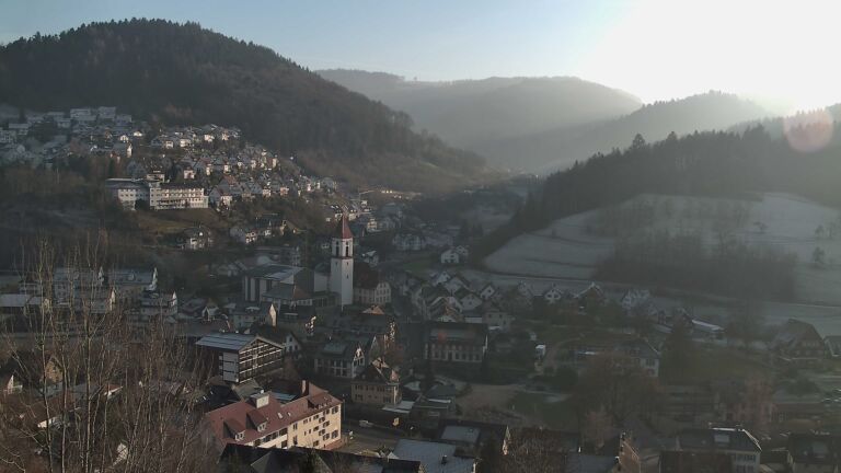 Dieses Bild zeigt eine Webcam-Aufnahme von Ottenhöfen, aufgenommen am Samstag, den 27.12.2025 um 15:00 Uhr