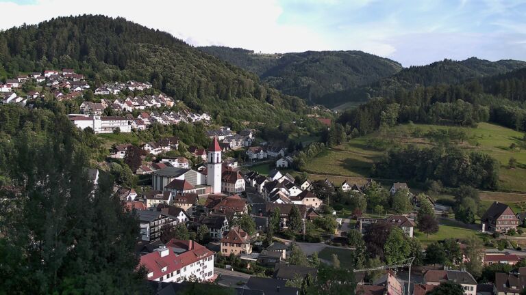 Dieses Bild zeigt eine Webcam-Aufnahme von Ottenhöfen, aufgenommen am Montag, den 29.06.2026 um 19:40 Uhr