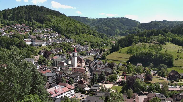 Dieses Bild zeigt eine Webcam-Aufnahme von Ottenhöfen, aufgenommen am Freitag, den 22.05.2026 um 15:20 Uhr