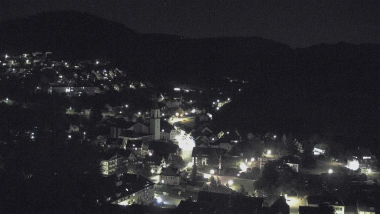 Dieses Bild zeigt eine Webcam-Aufnahme von Ottenhöfen, aufgenommen am Freitag, den 22.05.2026 um 23:30 Uhr