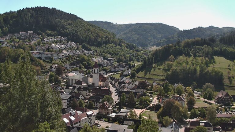 Dieses Bild zeigt eine Webcam-Aufnahme von Ottenhöfen, aufgenommen am Samstag, den 26.09.2026 um 13:10 Uhr