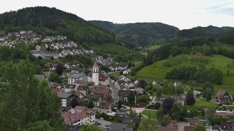 Dieses Bild zeigt eine Webcam-Aufnahme von Ottenhöfen, aufgenommen am Mittwoch, den 13.05.2026 um 09:40 Uhr