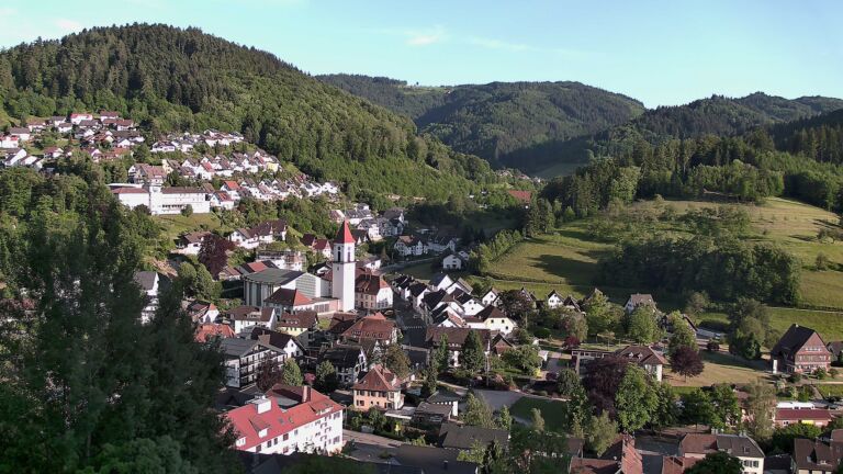 Dieses Bild zeigt eine Webcam-Aufnahme von Ottenhöfen, aufgenommen am Samstag, den 23.05.2026 um 19:30 Uhr