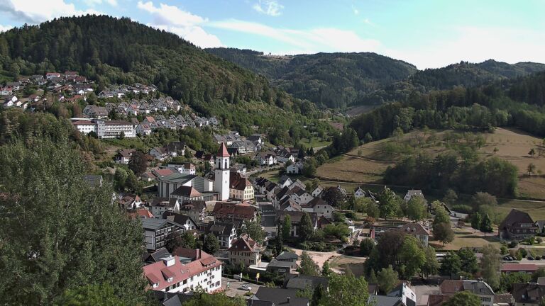 Dieses Bild zeigt eine Webcam-Aufnahme von Ottenhöfen, aufgenommen am Sonntag, den 23.08.2026 um 16:40 Uhr