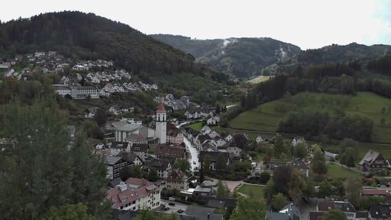 Dieses Bild zeigt eine Webcam-Aufnahme von Ottenhöfen, aufgenommen am Samstag, den 10.10.2026 um 11:30 Uhr