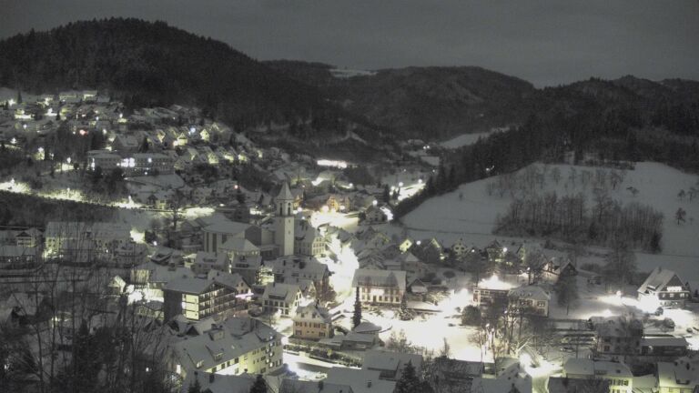 Dieses Bild zeigt eine Webcam-Aufnahme von Ottenhöfen, aufgenommen am Sonntag, den 04.01.2026 um 04:30 Uhr