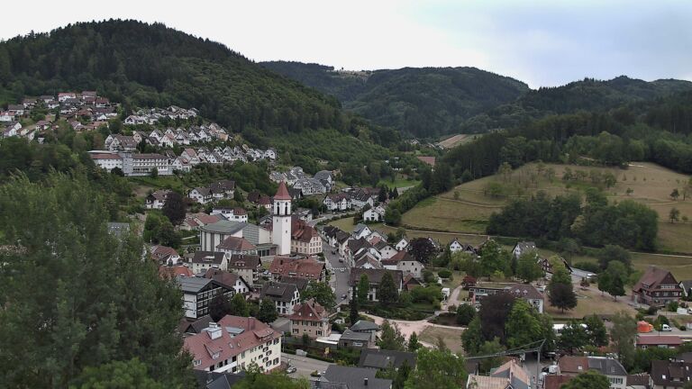 Dieses Bild zeigt eine Webcam-Aufnahme von Ottenhöfen, aufgenommen am Samstag, den 25.07.2026 um 14:30 Uhr
