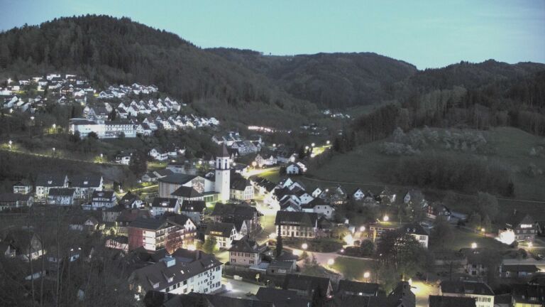 Dieses Bild zeigt eine Webcam-Aufnahme von Ottenhöfen, aufgenommen am Donnerstag, den 16.04.2026 um 21:00 Uhr