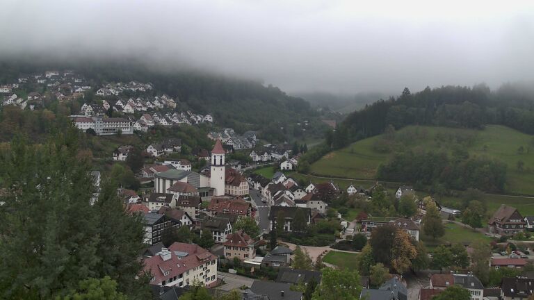 Dieses Bild zeigt eine Webcam-Aufnahme von Ottenhöfen, aufgenommen am Sonntag, den 18.10.2026 um 12:10 Uhr