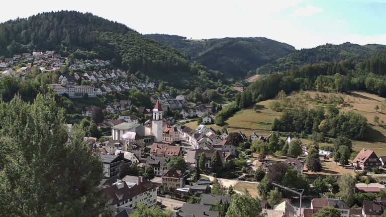 Dieses Bild zeigt eine Webcam-Aufnahme von Ottenhöfen, aufgenommen am Dienstag, den 21.07.2026 um 10:00 Uhr