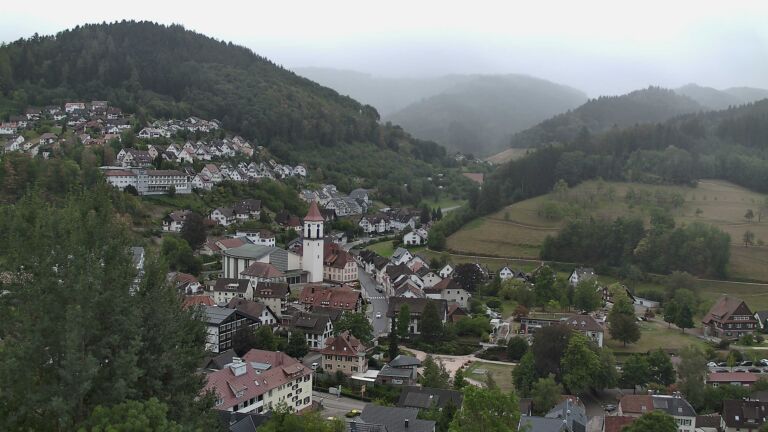 Dieses Bild zeigt eine Webcam-Aufnahme von Ottenhöfen, aufgenommen am Sonntag, den 30.08.2026 um 12:20 Uhr