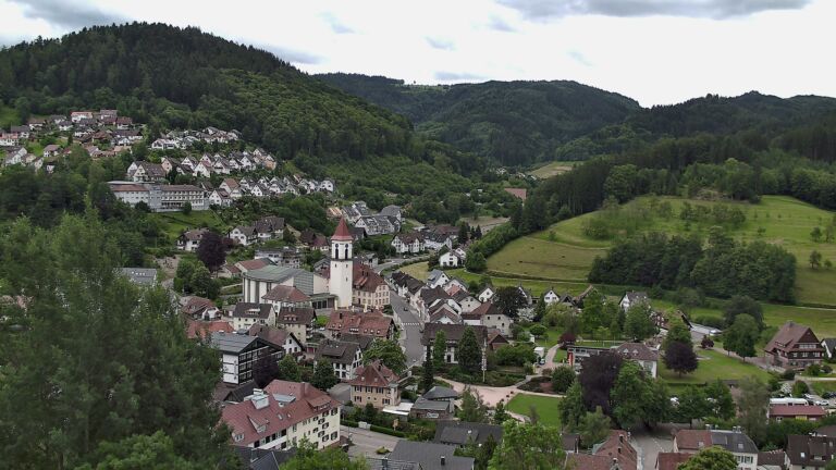 Dieses Bild zeigt eine Webcam-Aufnahme von Ottenhöfen, aufgenommen am Donnerstag, den 04.06.2026 um 11:50 Uhr