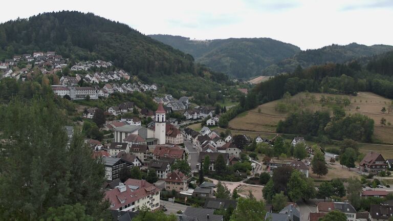Dieses Bild zeigt eine Webcam-Aufnahme von Ottenhöfen, aufgenommen am Dienstag, den 18.08.2026 um 08:20 Uhr