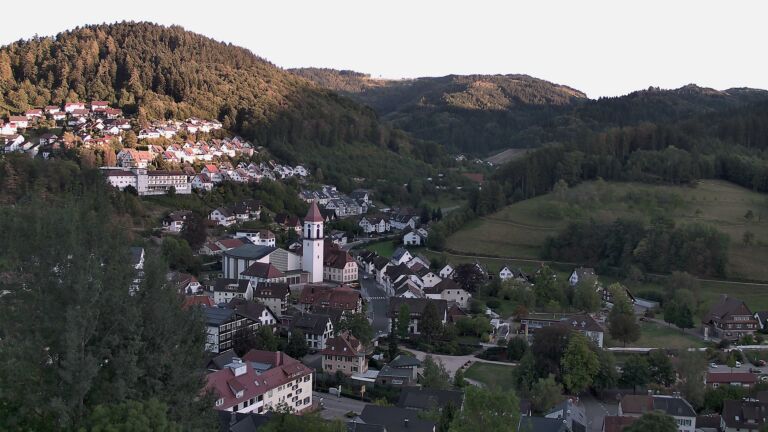 Dieses Bild zeigt eine Webcam-Aufnahme von Ottenhöfen, aufgenommen am Samstag, den 05.09.2026 um 19:30 Uhr
