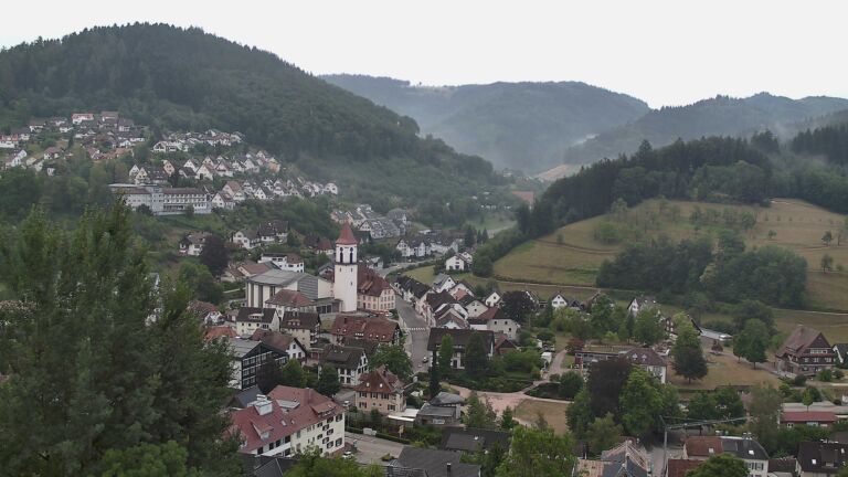 Dieses Bild zeigt eine Webcam-Aufnahme von Ottenhöfen, aufgenommen am Samstag, den 01.08.2026 um 07:30 Uhr