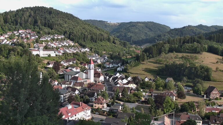 Dieses Bild zeigt eine Webcam-Aufnahme von Ottenhöfen, aufgenommen am Dienstag, den 14.07.2026 um 19:30 Uhr
