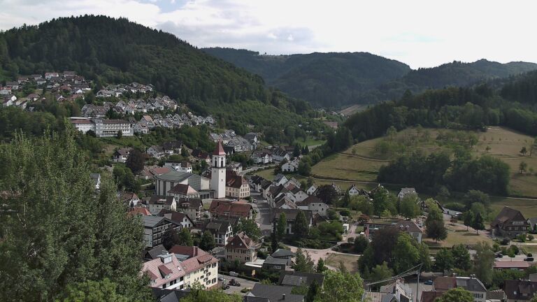 Dieses Bild zeigt eine Webcam-Aufnahme von Ottenhöfen, aufgenommen am Montag, den 03.08.2026 um 15:40 Uhr