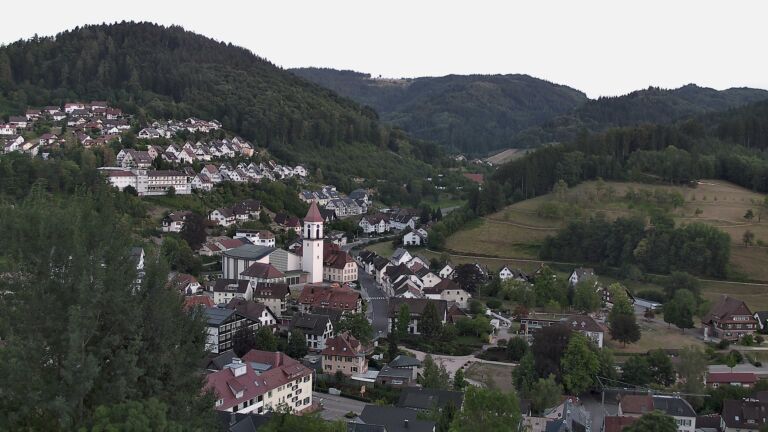 Dieses Bild zeigt eine Webcam-Aufnahme von Ottenhöfen, aufgenommen am Dienstag, den 04.08.2026 um 20:30 Uhr