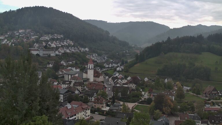 Dieses Bild zeigt eine Webcam-Aufnahme von Ottenhöfen, aufgenommen am Dienstag, den 20.10.2026 um 13:00 Uhr