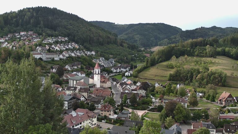 Dieses Bild zeigt eine Webcam-Aufnahme von Ottenhöfen, aufgenommen am Montag, den 07.09.2026 um 08:30 Uhr