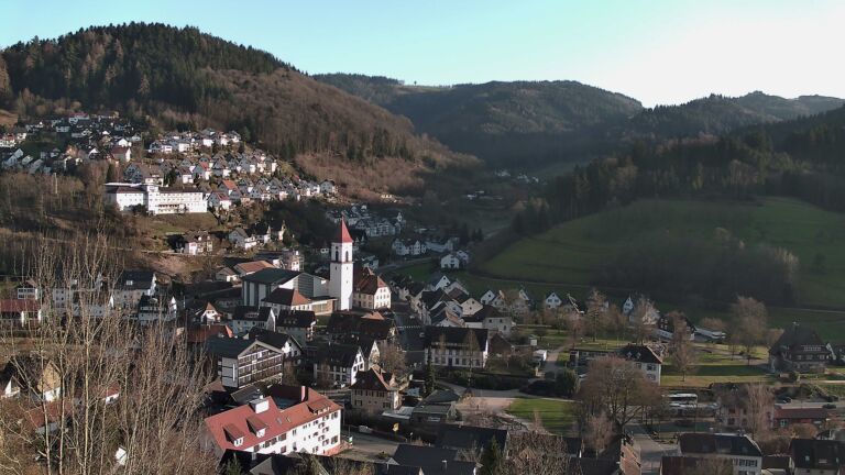 Dieses Bild zeigt eine Webcam-Aufnahme von Ottenhöfen, aufgenommen am Donnerstag, den 26.02.2026 um 17:00 Uhr