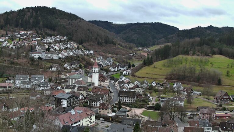 Dieses Bild zeigt eine Webcam-Aufnahme von Ottenhöfen, aufgenommen am Sonntag, den 22.02.2026 um 17:10 Uhr