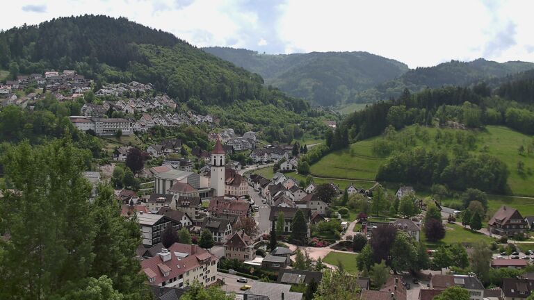 Dieses Bild zeigt eine Webcam-Aufnahme von Ottenhöfen, aufgenommen am Sonntag, den 10.05.2026 um 12:40 Uhr