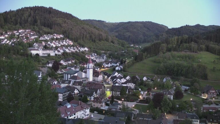 Dieses Bild zeigt eine Webcam-Aufnahme von Ottenhöfen, aufgenommen am Mittwoch, den 29.04.2026 um 21:00 Uhr