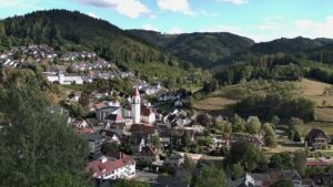 Dieses Bild zeigt eine Webcam-Aufnahme von Ottenhöfen, aufgenommen am Sonntag, den 30.08.2026 um 17:40 Uhr