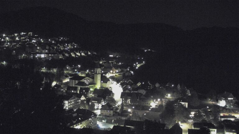 Dieses Bild zeigt eine Webcam-Aufnahme von Ottenhöfen, aufgenommen am Montag, den 05.10.2026 um 21:00 Uhr
