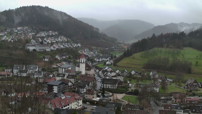 Dieses Bild zeigt eine Webcam-Aufnahme von Ottenhöfen, aufgenommen am Samstag, den 04.04.2026 um 09:50 Uhr