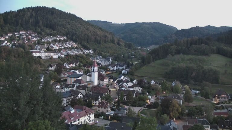 Dieses Bild zeigt eine Webcam-Aufnahme von Ottenhöfen, aufgenommen am Samstag, den 03.10.2026 um 19:20 Uhr