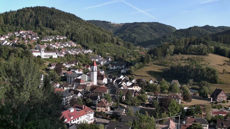 Dieses Bild zeigt eine Webcam-Aufnahme von Ottenhöfen, aufgenommen am Donnerstag, den 23.07.2026 um 19:20 Uhr