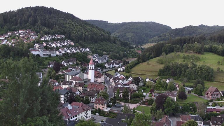 Dieses Bild zeigt eine Webcam-Aufnahme von Ottenhöfen, aufgenommen am Montag, den 08.06.2026 um 05:40 Uhr