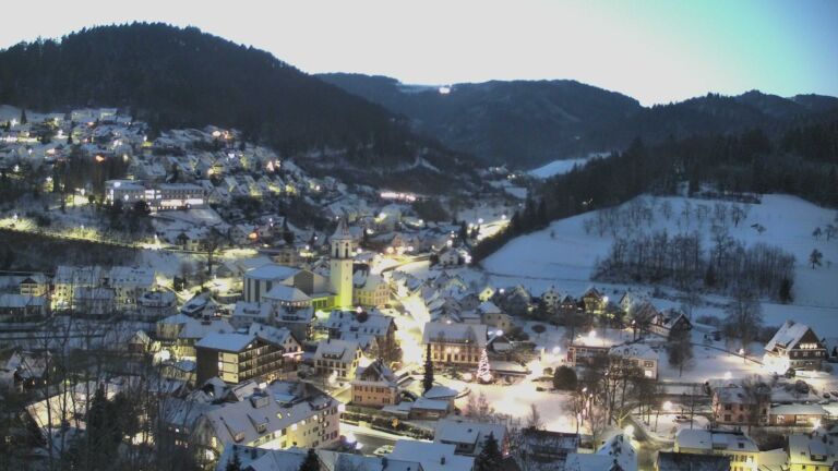 Dieses Bild zeigt eine Webcam-Aufnahme von Ottenhöfen, aufgenommen am Montag, den 05.01.2026 um 07:30 Uhr