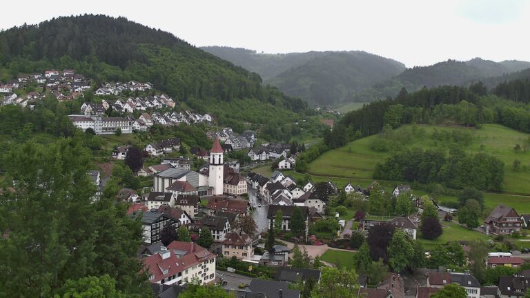 Dieses Bild zeigt eine Webcam-Aufnahme von Ottenhöfen, aufgenommen am Montag, den 18.05.2026 um 14:50 Uhr