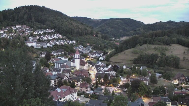 Dieses Bild zeigt eine Webcam-Aufnahme von Ottenhöfen, aufgenommen am Samstag, den 29.08.2026 um 20:40 Uhr