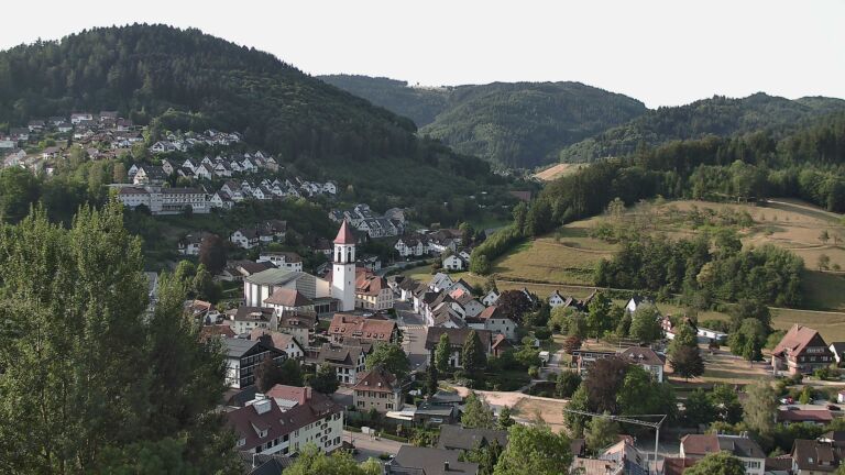 Dieses Bild zeigt eine Webcam-Aufnahme von Ottenhöfen, aufgenommen am Donnerstag, den 30.07.2026 um 08:30 Uhr