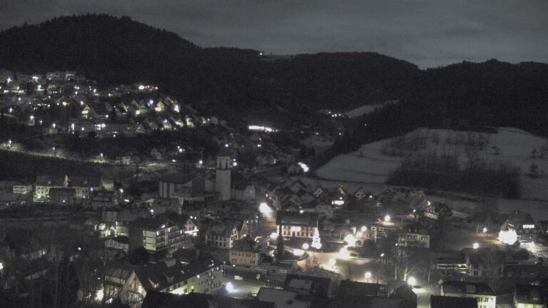 Dieses Bild zeigt eine Webcam-Aufnahme von Ottenhöfen, aufgenommen am Donnerstag, den 01.01.2026 um 23:30 Uhr