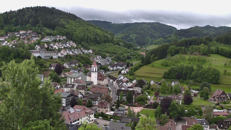 Dieses Bild zeigt eine Webcam-Aufnahme von Ottenhöfen, aufgenommen am Mittwoch, den 20.05.2026 um 09:30 Uhr